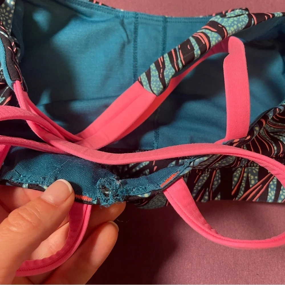 Lululemon Energy Bra Mini Palm Lace Tofino Teal Multi / Flash Light Size 4 *FLAW